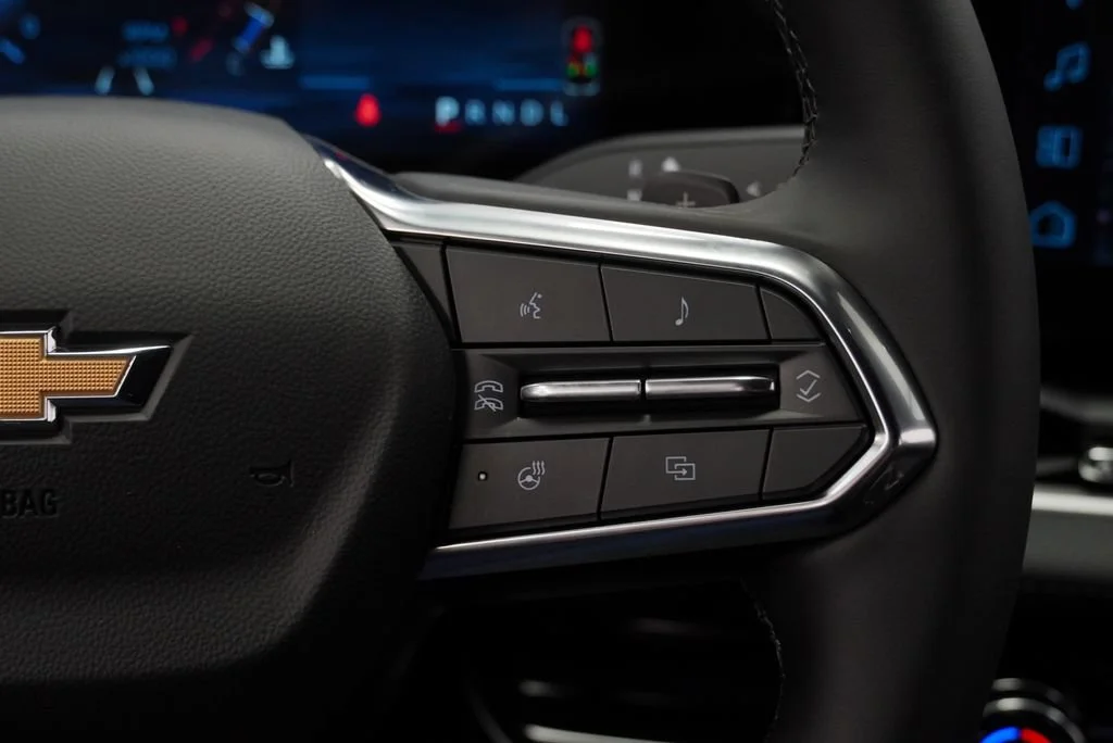 New 2027 Sterling Gray Metallic Chevrolet LT image 21
