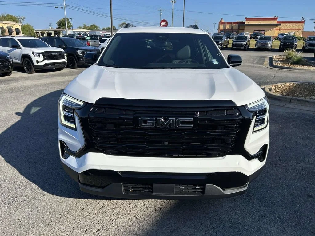 New 2027 Summit White GMC Elevation image 9