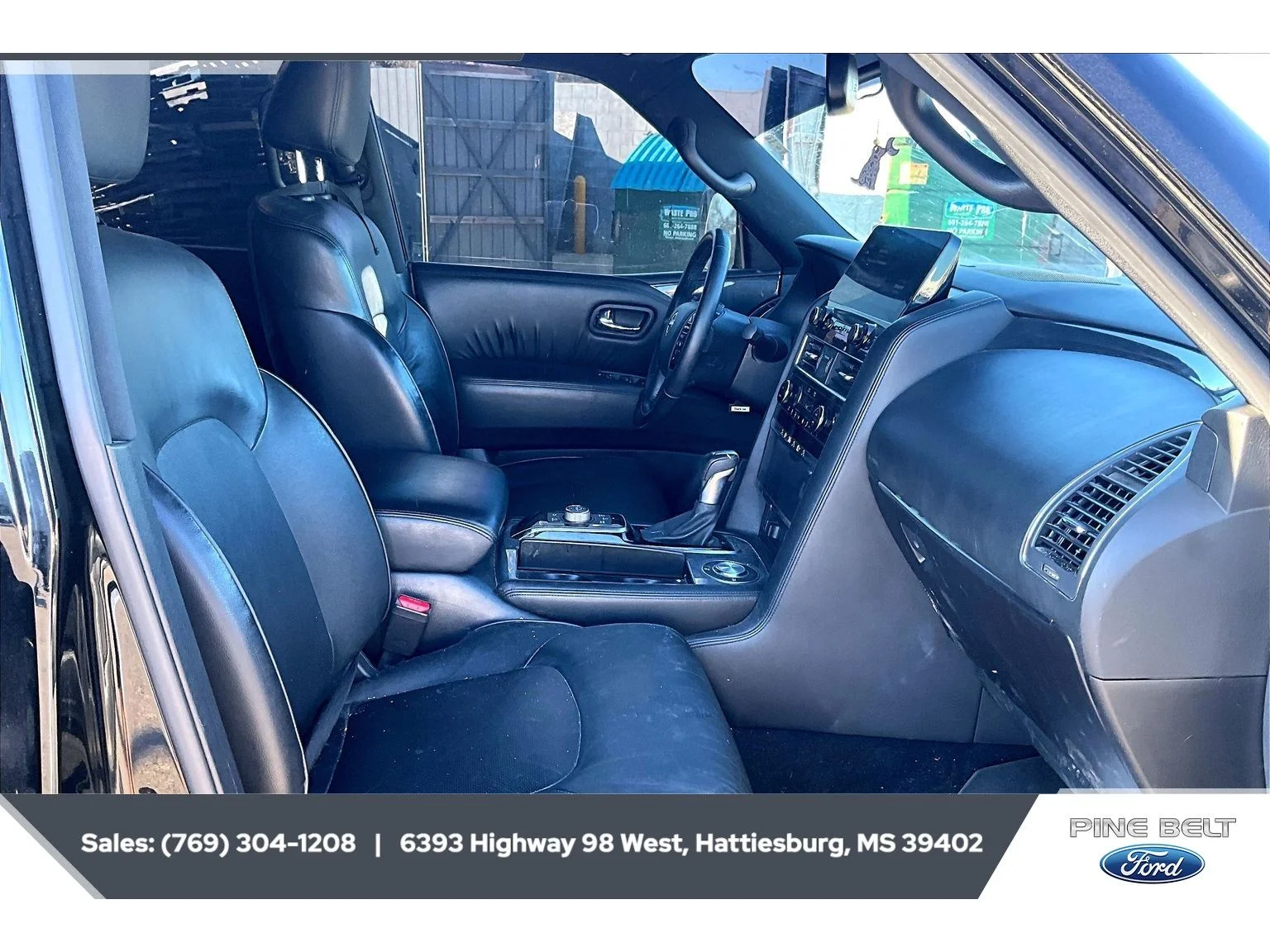 Used 2023 Super Black Nissan SL image 3
