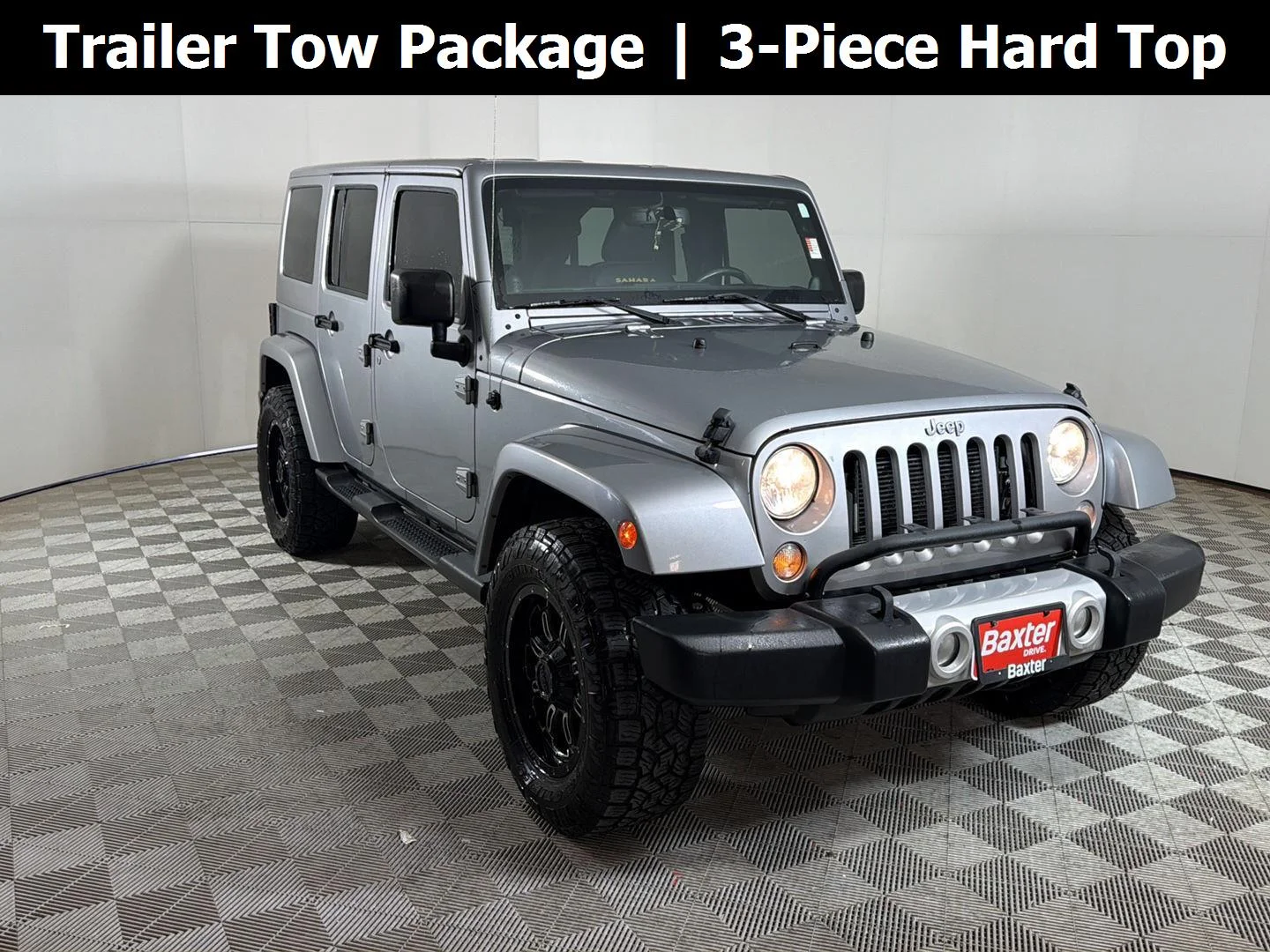 Used 2014  Jeep Sahara image 1