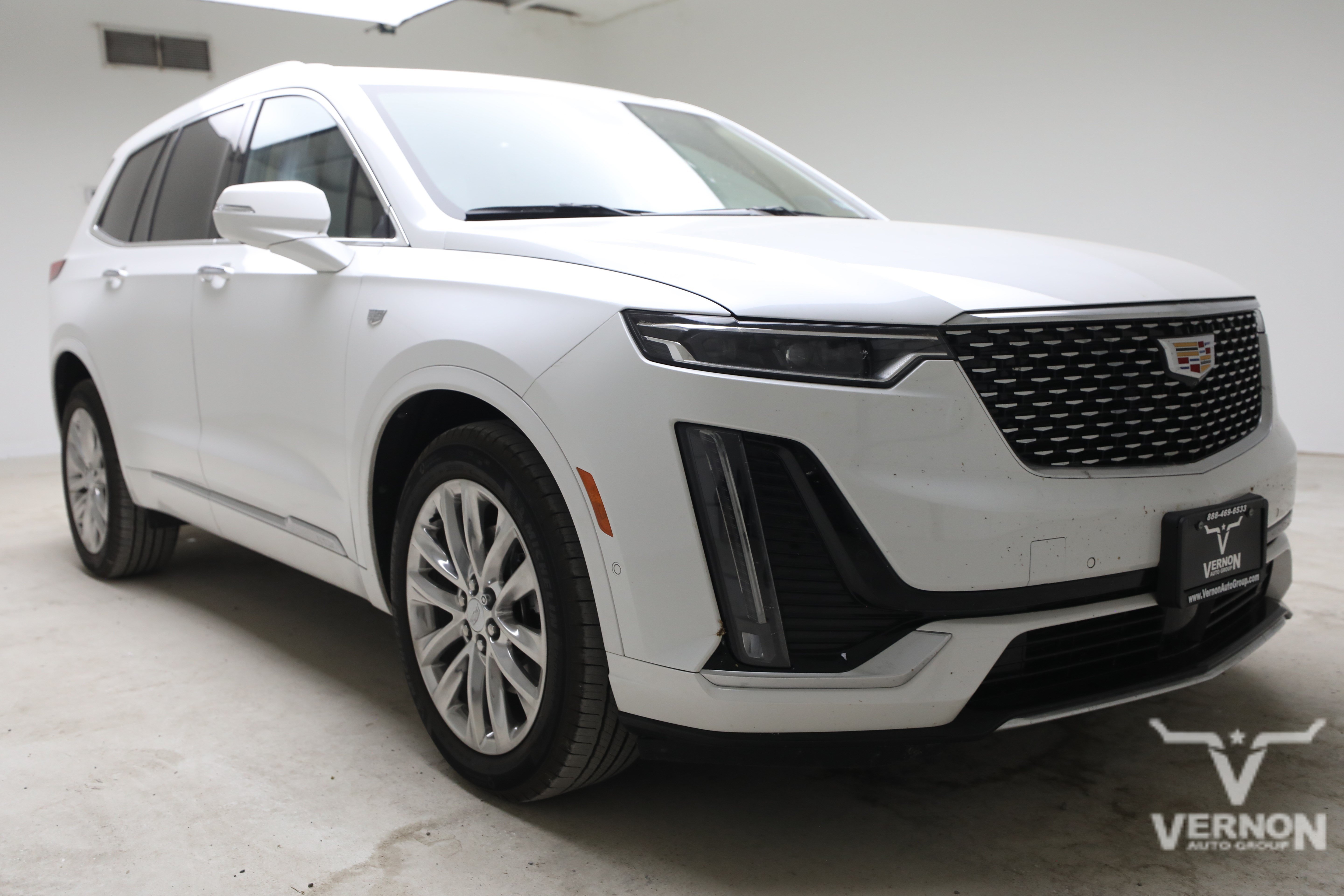 Used 2025 Crystal White Tricoat Cadillac Y image 6