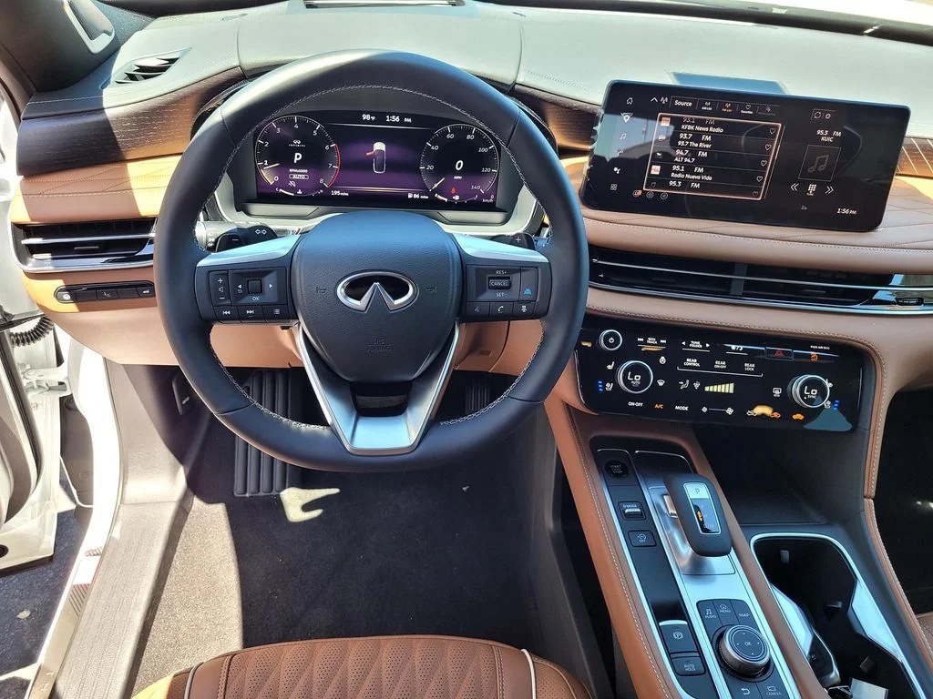 New 2026 White / Black INFINITI Autograph AWD image 7
