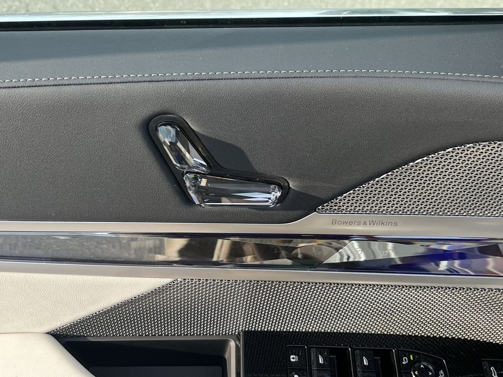 New 2026 Silver BMW xDrive60 image 12