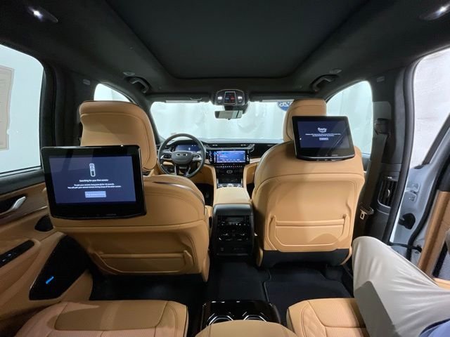 New 2026 Bright White Clear-Coat Exterior Paint Jeep Summit image 29