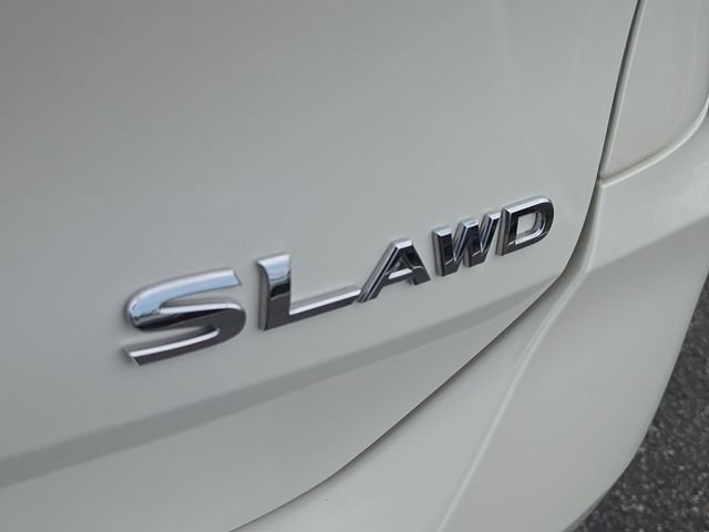 Used 2017 Pearl White Nissan SL image 5