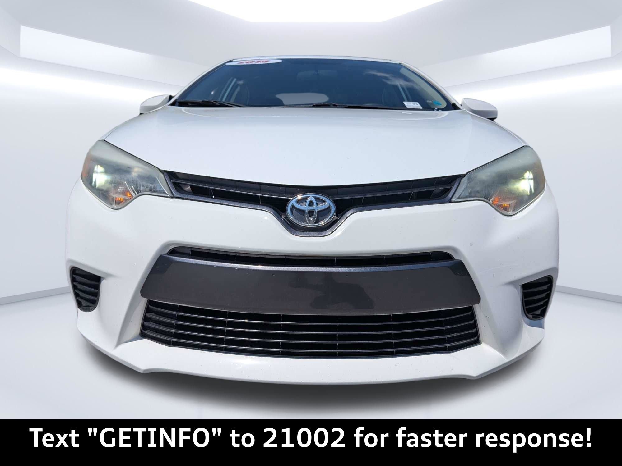 Used 2015 White Toyota LE image 10