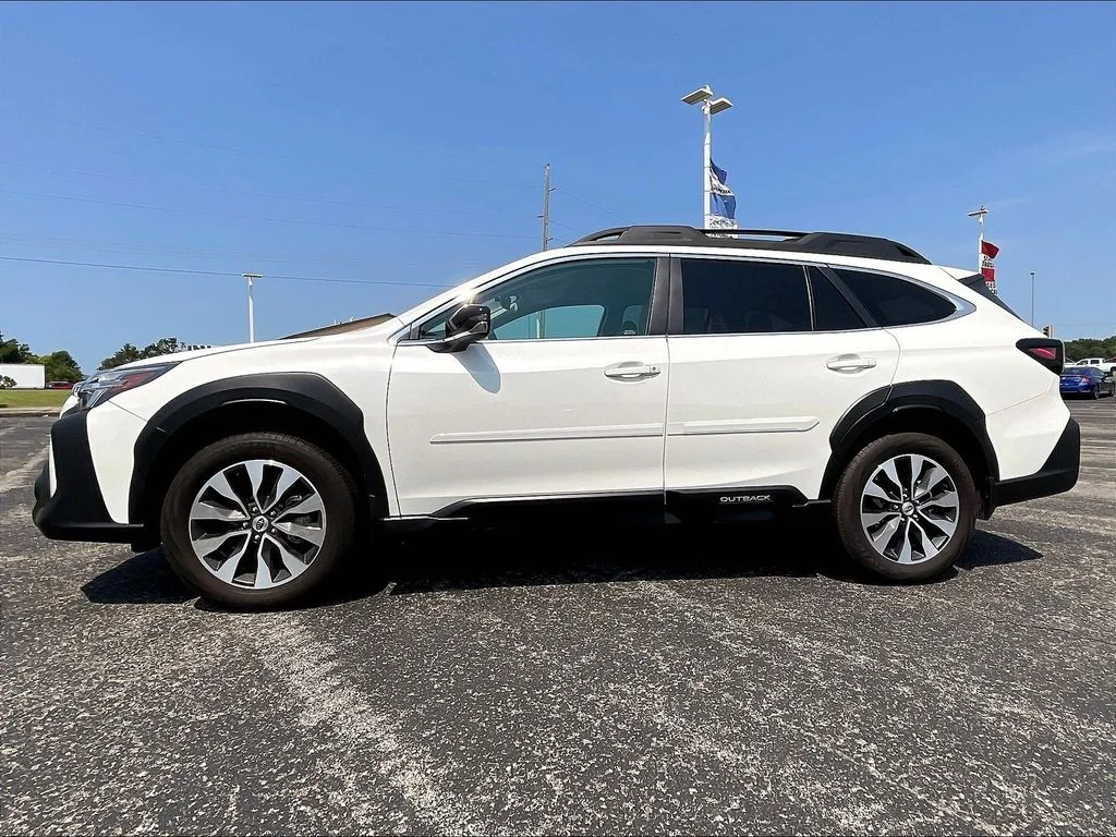 Used 2025 Crystal White Pearl Subaru Limited image 5