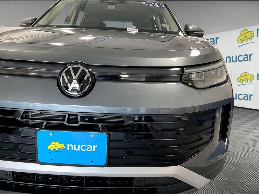 Used 2025 Gray Volkswagen 2.0T SE image 32