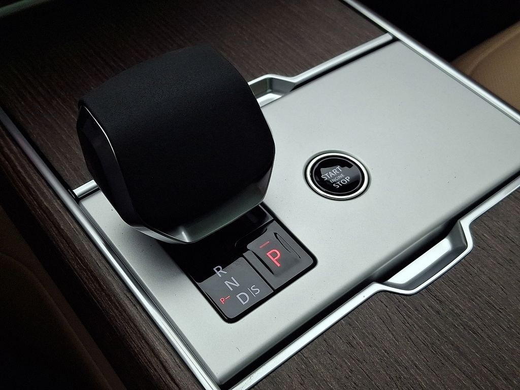 New 2026 Santorini Black Land Rover SE image 12