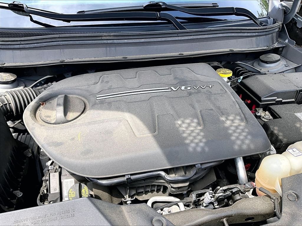 Used 2020 Gray Jeep Limited image 32