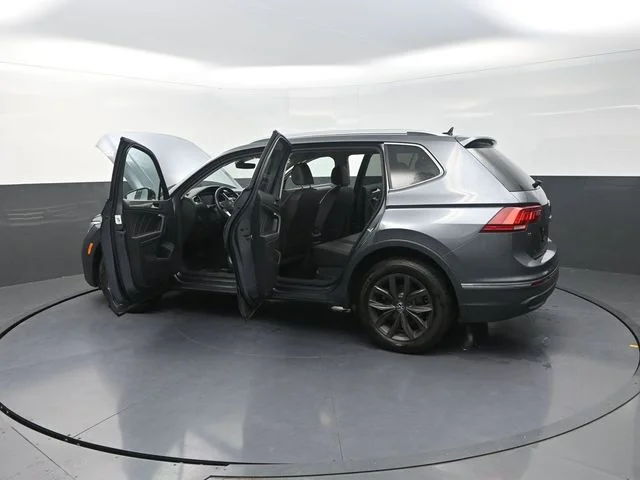 Used 2024  Volkswagen 2.0T SE image 43