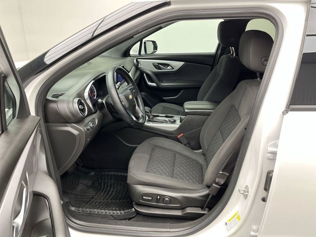 Used 2021 Iridescent Pearl Tricoat Chevrolet LT image 3