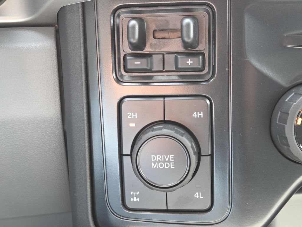 New 2026 Oxford White Ford XL image 9