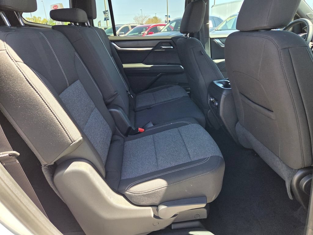 Used 2025 Summit White GMC FWD Elevation image 16
