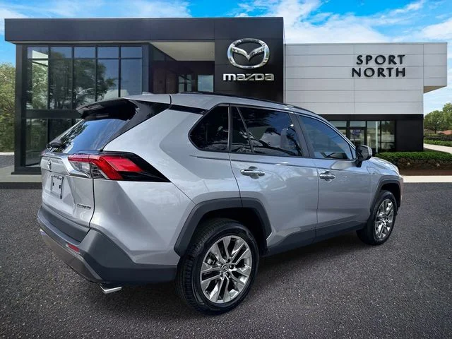 Used 2019  Toyota Limited image 3