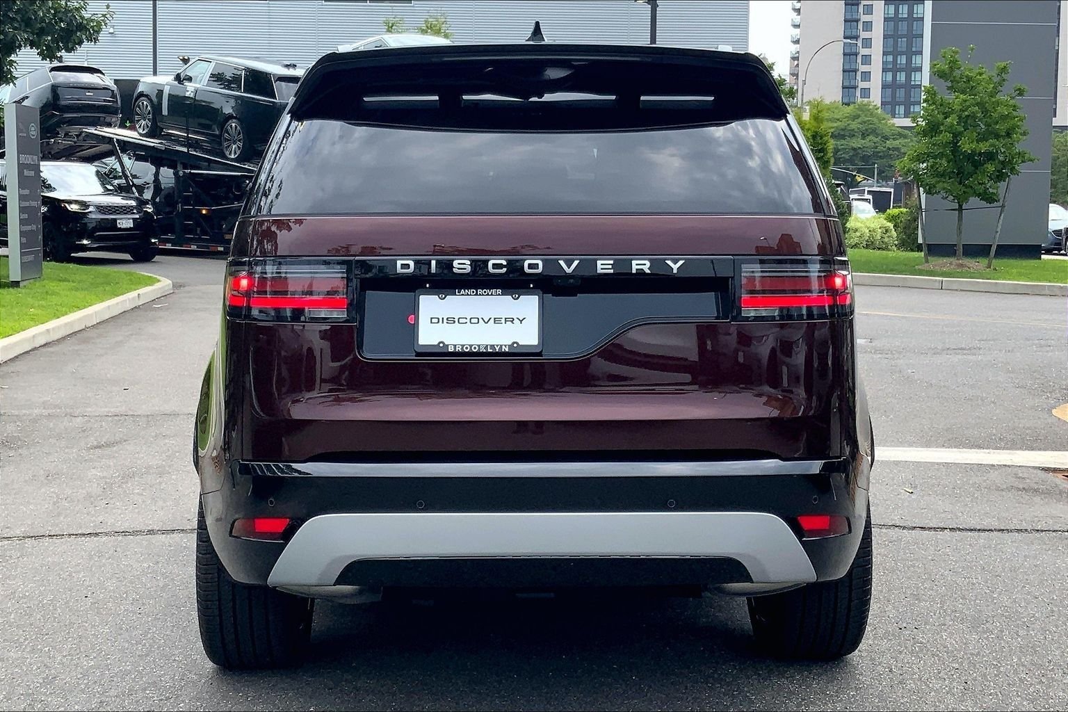 New 2026 Sedona Red Land Rover Gemini Edition image 4