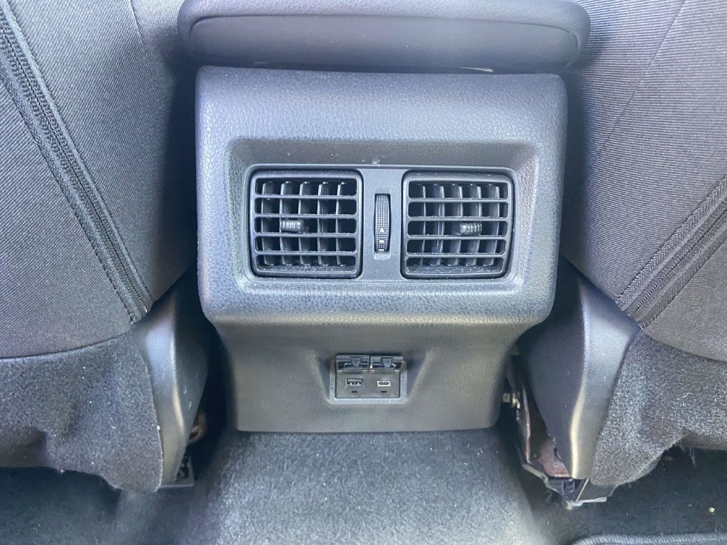 2025 Toyota Camry LE - Photo 17