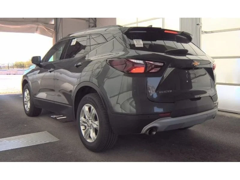 Used 2020 Nightfall Gray Metallic Chevrolet LT image 4