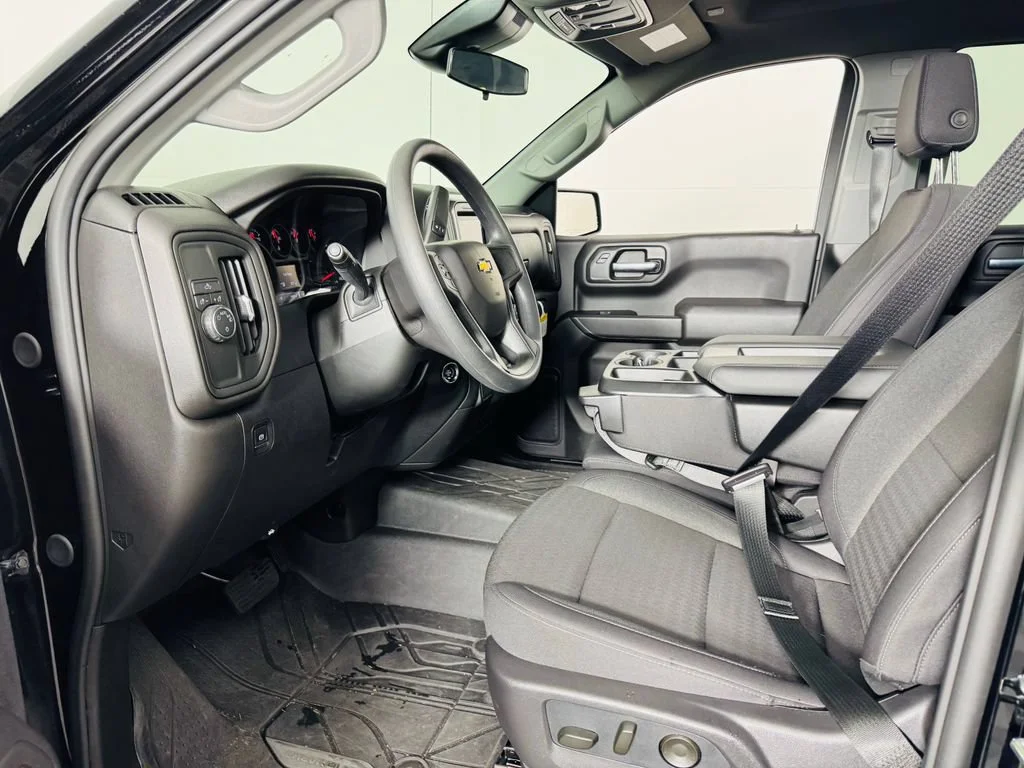 Used 2026 Black Chevrolet Custom image 5