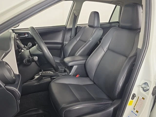 Used 2018 Blizzard Pearl Toyota Limited image 23