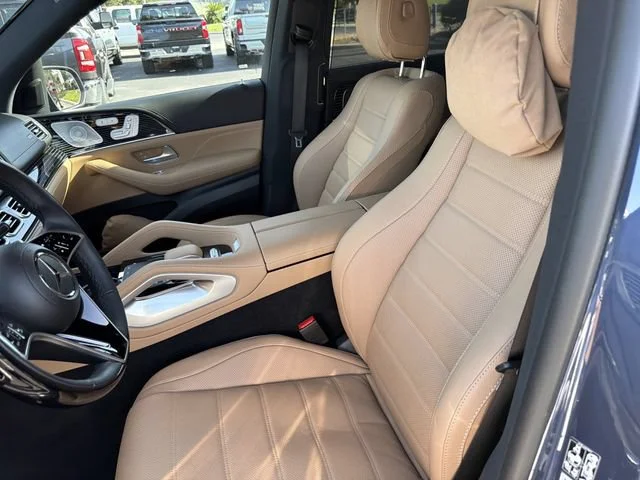 Used 2026 Blue Mercedes-Benz 4MATIC® image 20