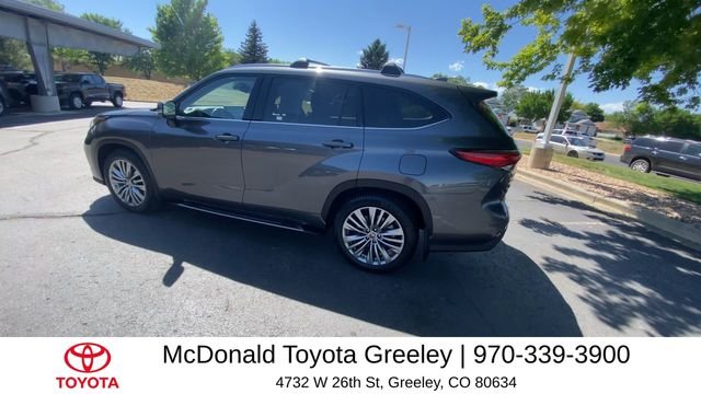 Used 2022 Gray Toyota Platinum image 4