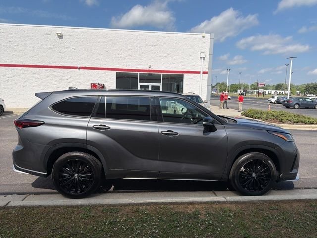 Used 2025 Gray Toyota XSE image 10