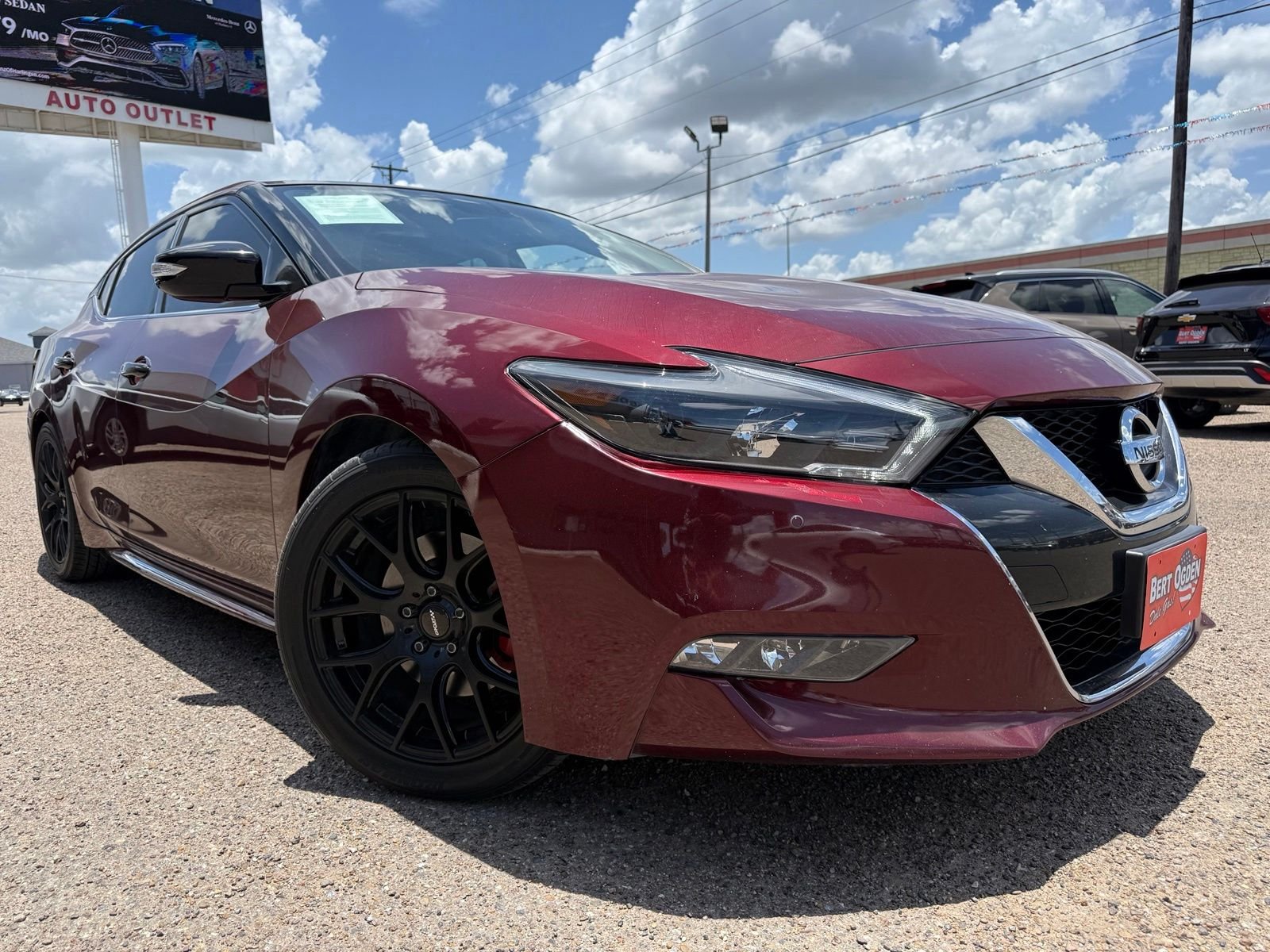 Used 2018 Red Nissan 3.5 SL image 1