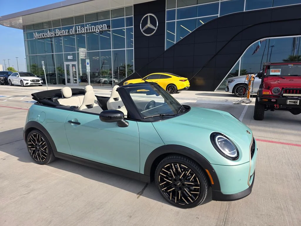 Used 2026 Green MINI Base image 4