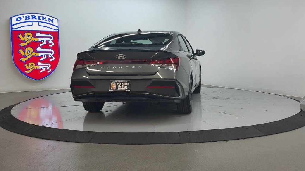 Used 2026 Gray Hyundai SEL Sport image 5