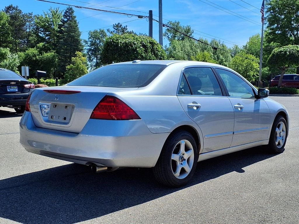 Used 2006 Silver Honda EX-L image 4