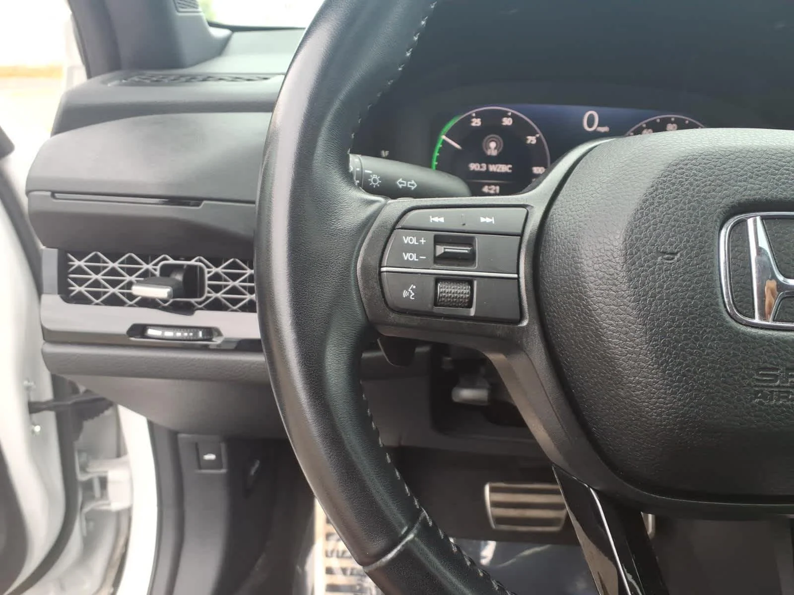 2025 Honda Accord Hybrid Sport-L - Photo 22