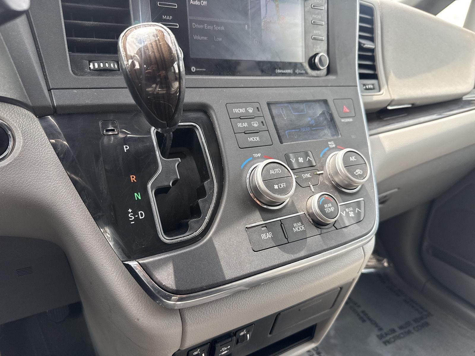 Used 2018 Predawn Gray Mica Toyota XLE image 17