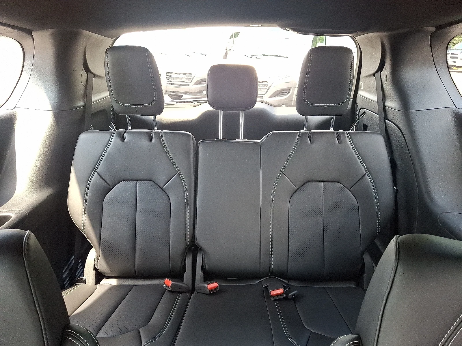 2025 Chrysler Pacifica Select - Photo 16