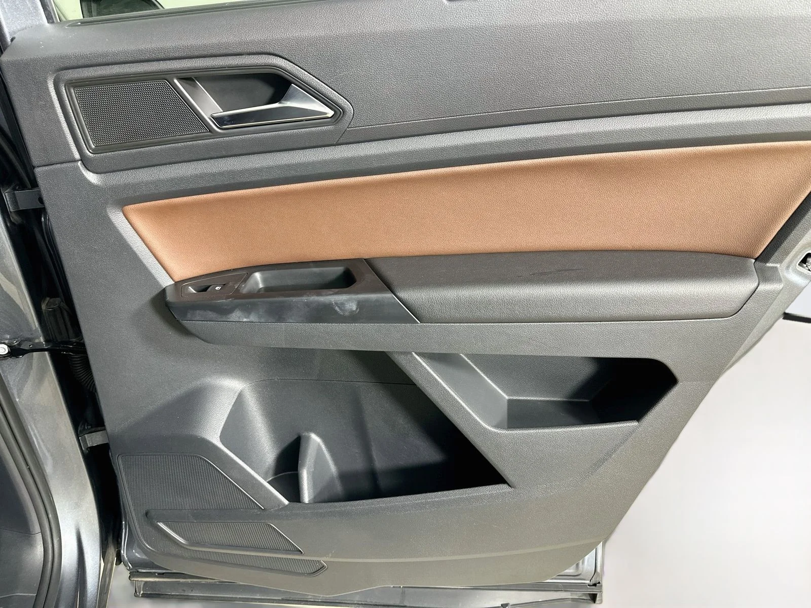 Used 2021  Volkswagen  image 40