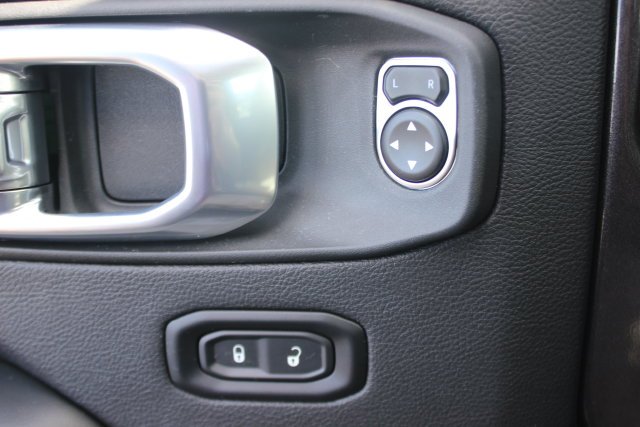Used 2025 Gray Jeep Sahara image 18