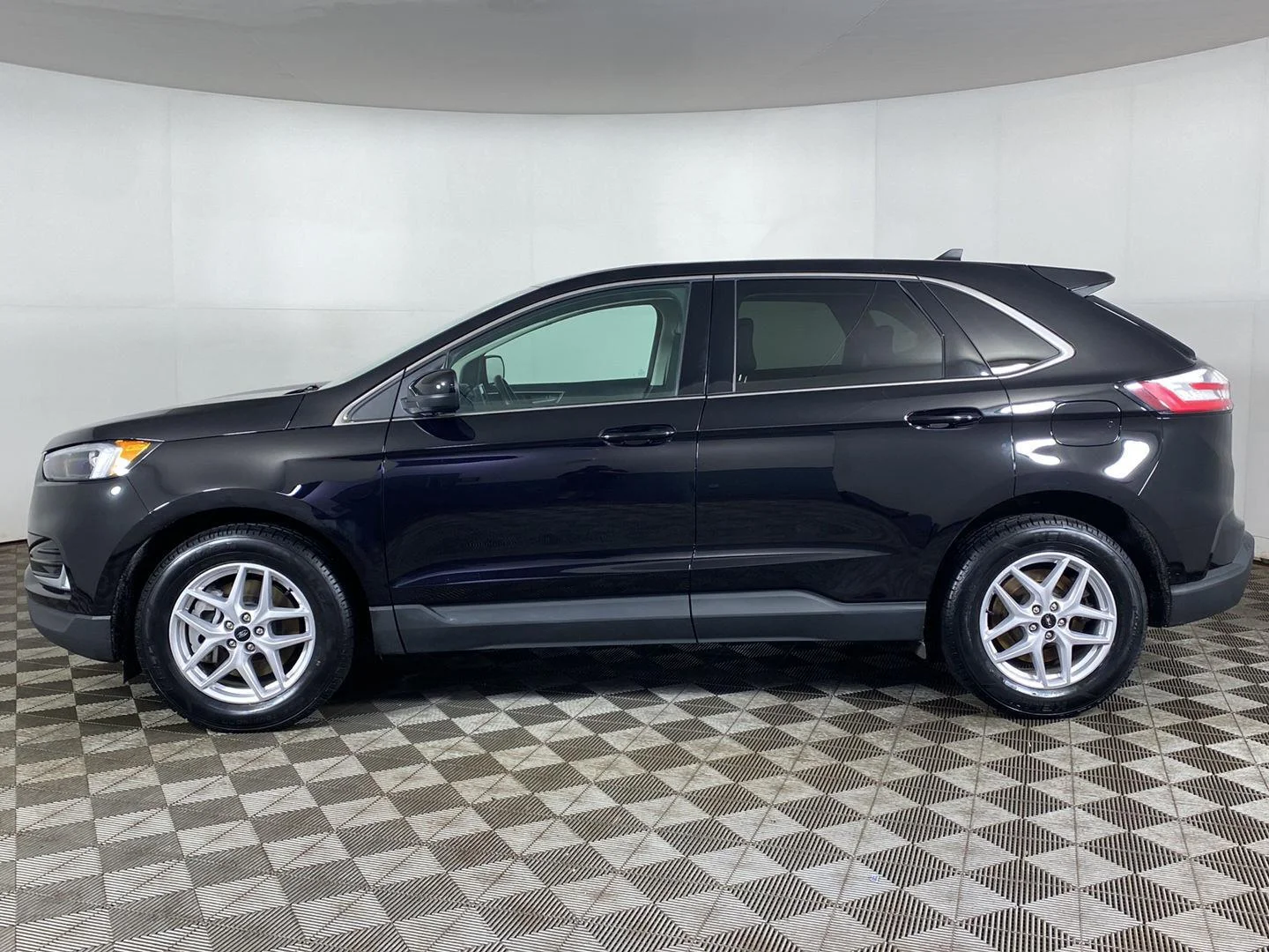 Used 2023 Agate Black Ford SEL image 28