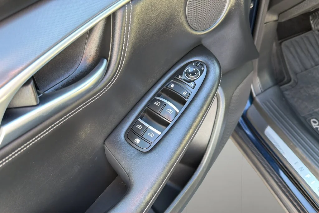 Used 2023 Blue INFINITI LUXE image 15