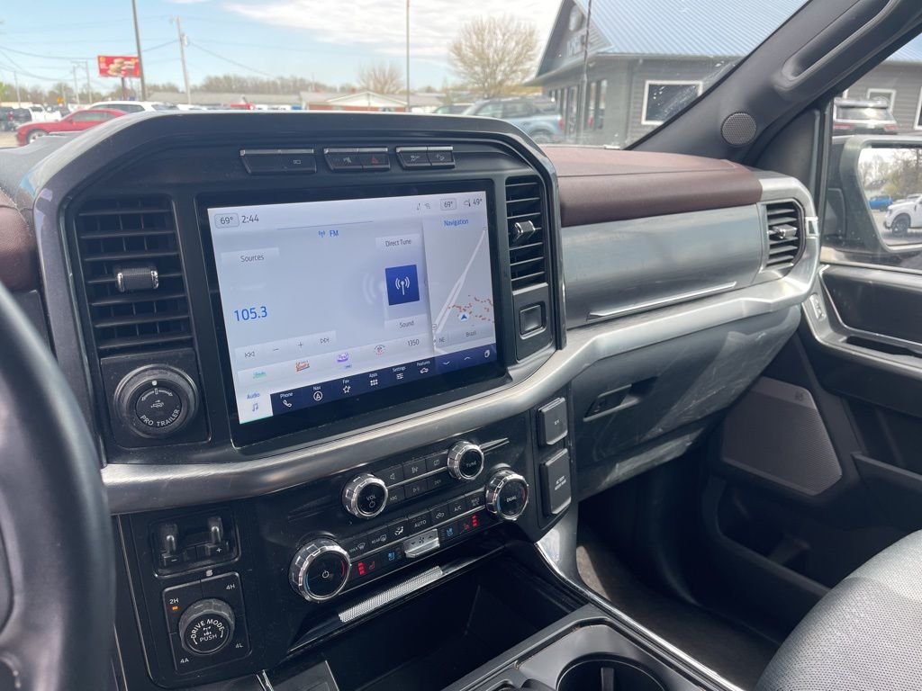 Used 2022 Black Ford Lariat image 25