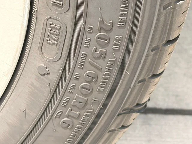 Used 2018 Silver Kia Base image 6