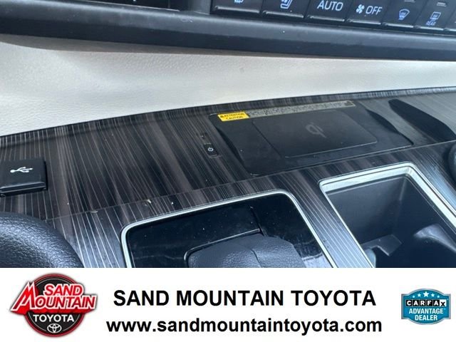 2023 Toyota Sienna Platinum - Photo 21