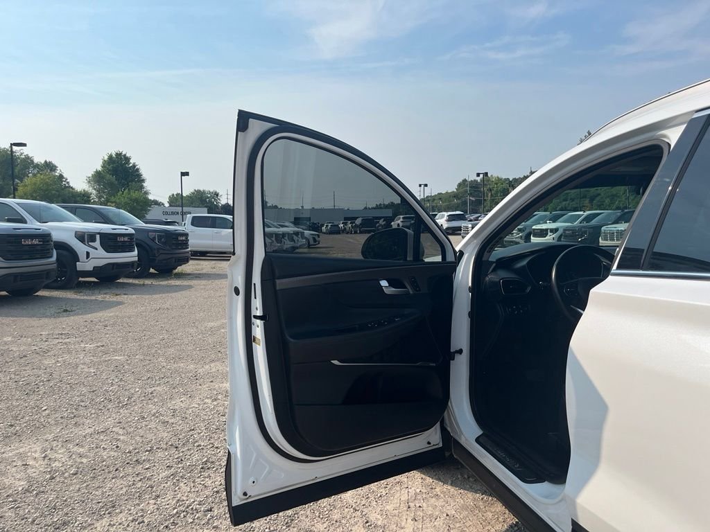 Used 2020 Quartz White Hyundai Limited image 16