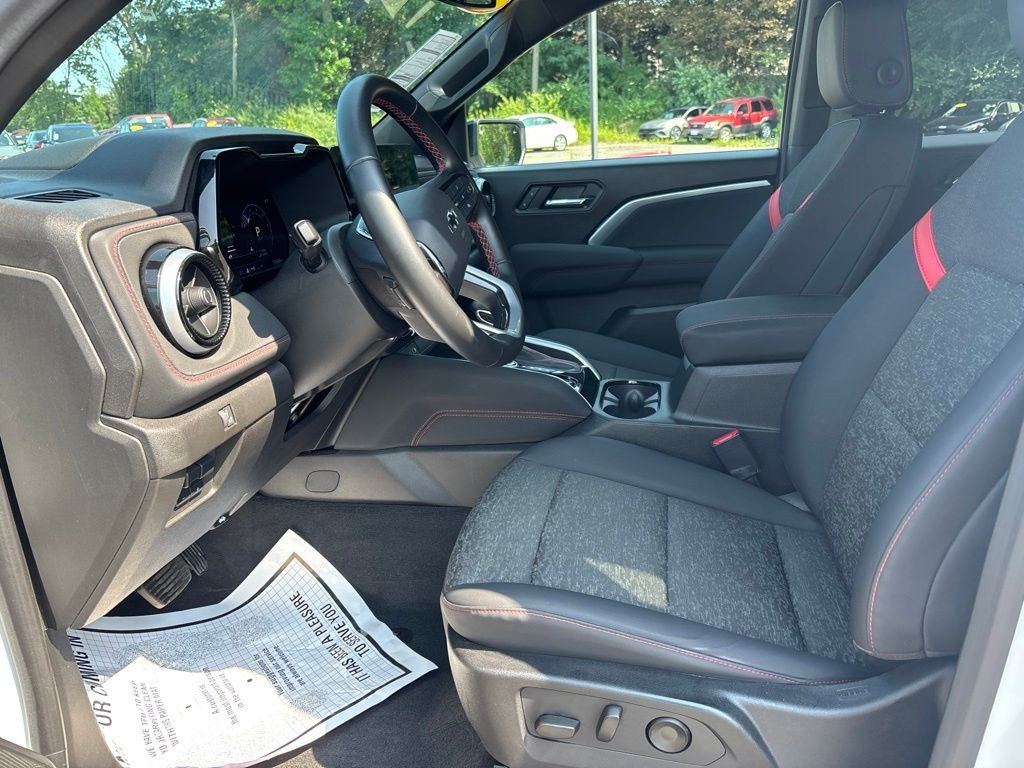 Used 2024 White Chevrolet Z71 image 9