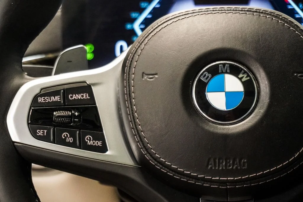 Used 2024 Black BMW xDrive40i image 18