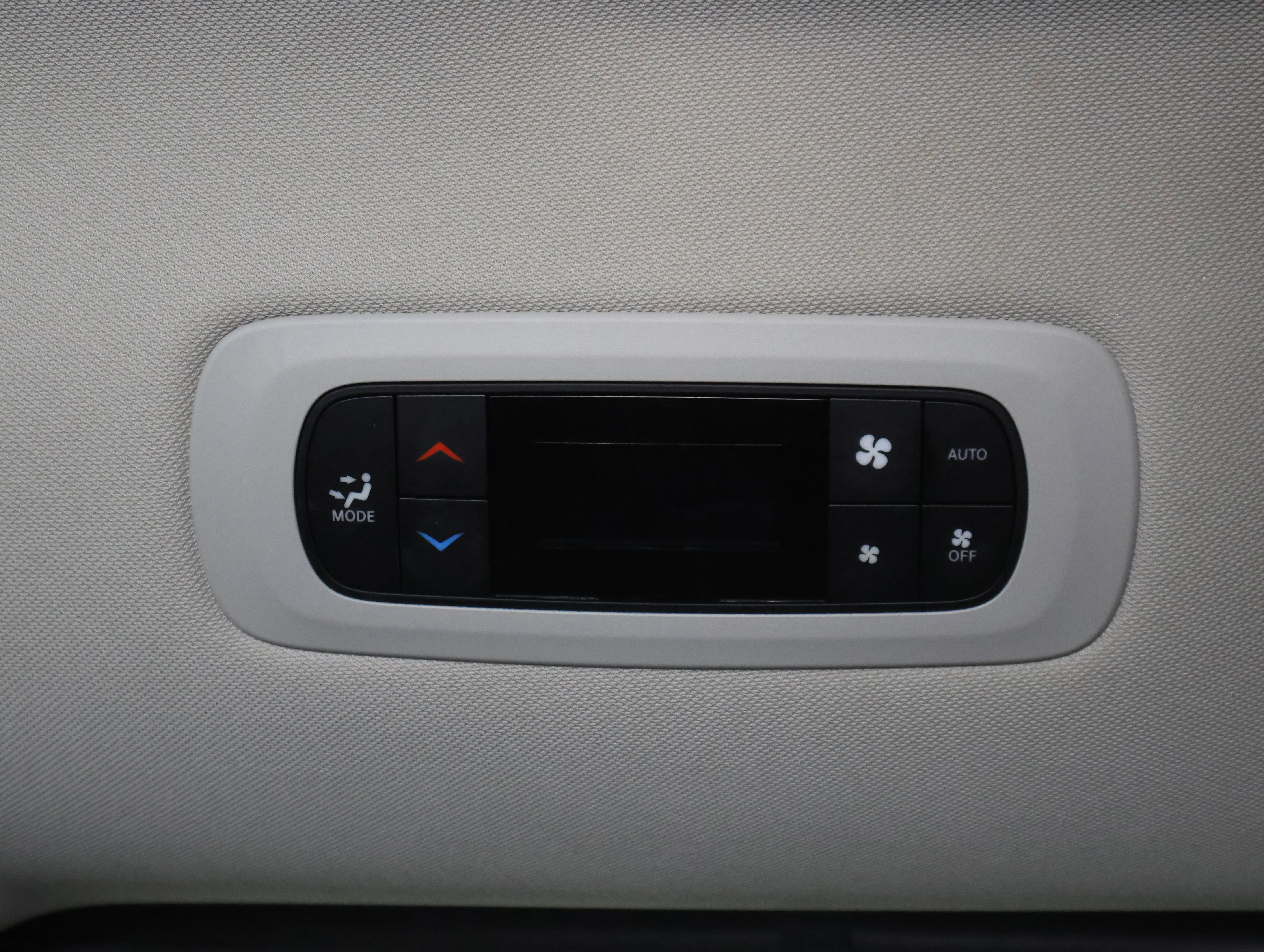 Used 2024 Diamond Black Crystal Pearlcoat Chrysler Touring L image 38