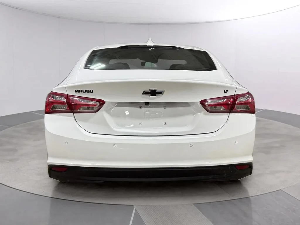 Used 2024 Summit White Chevrolet 1LT image 4