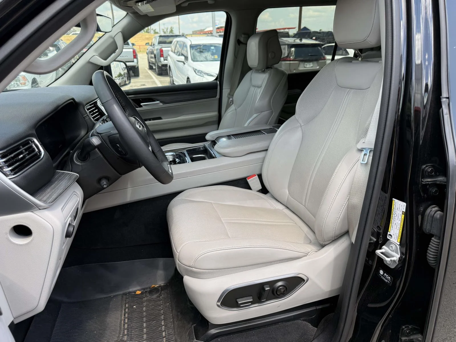 Used 2024 Black Jeep Series II image 3
