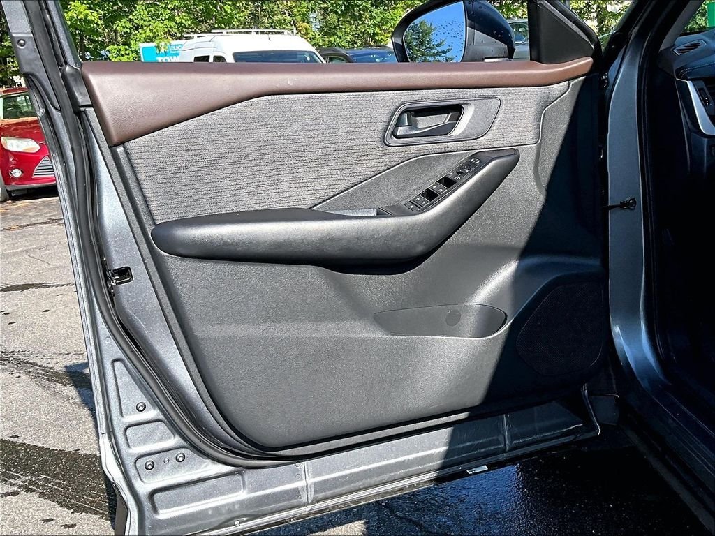 Used 2023 Gun Metallic Nissan S image 9