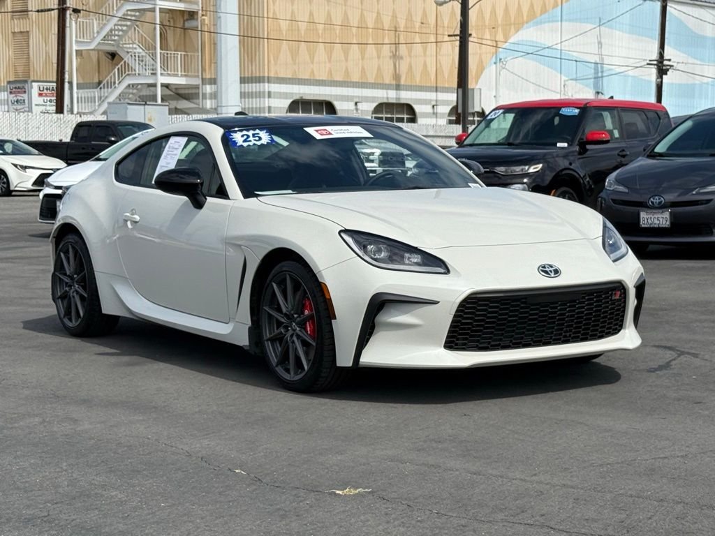 2025 Toyota GR86 GR86 PREMIUM MT's photo