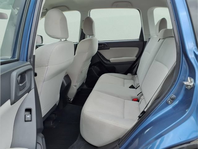 Used 2015  Subaru 2.5i image 17